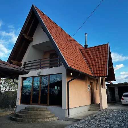 Vikendica Toja -